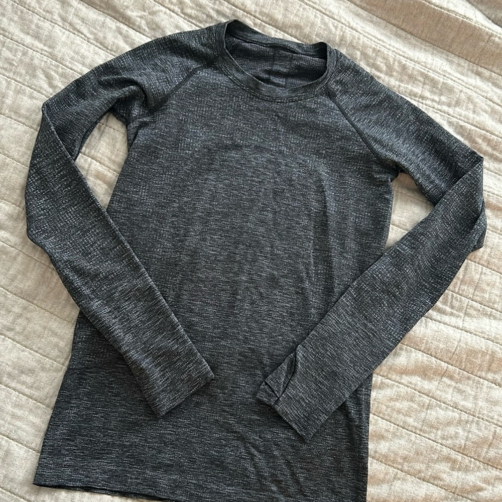 Lululemon long sleeve swiftly tech shirt
